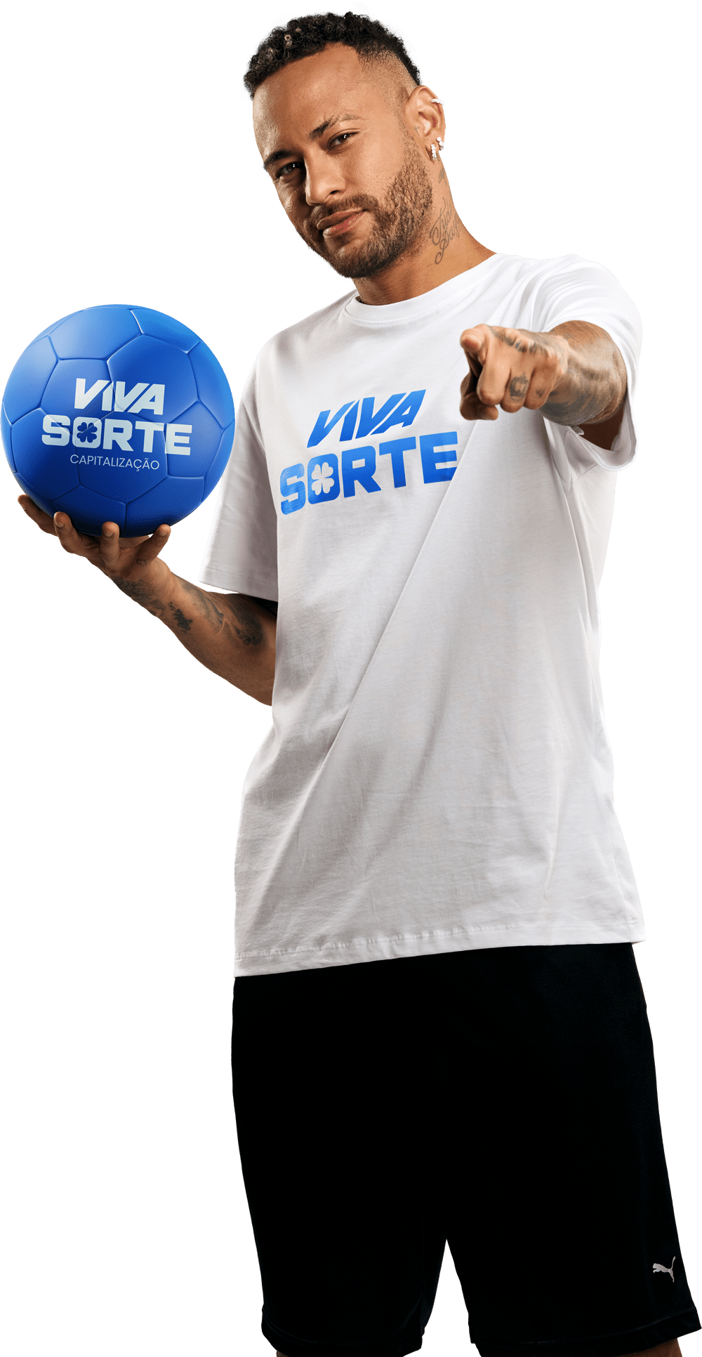 Homem feliz com bola Viva Sorte